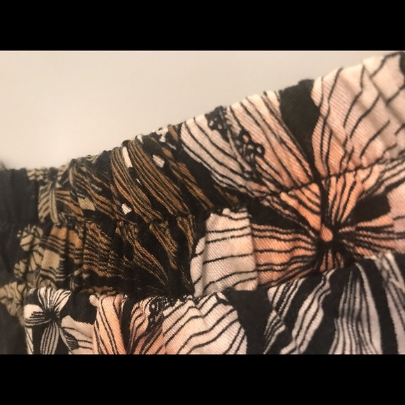 Ardene Floral Elastic Waistband Skort - Picture 5 of 11